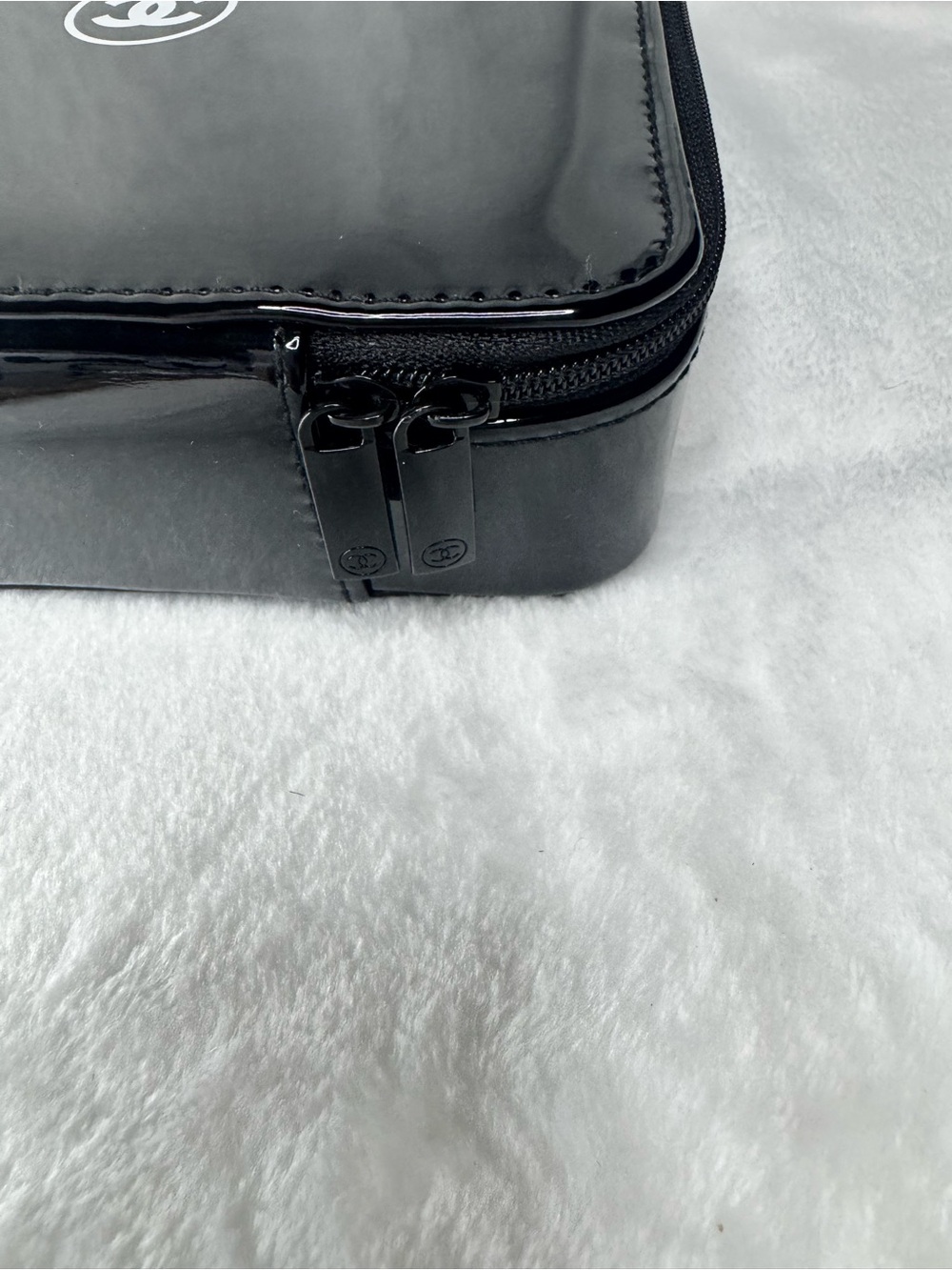 CHANEL Black Patent Cosmetic Case with White CC Emblem ‼️ No Box ‼️ - Picture 3 of 10